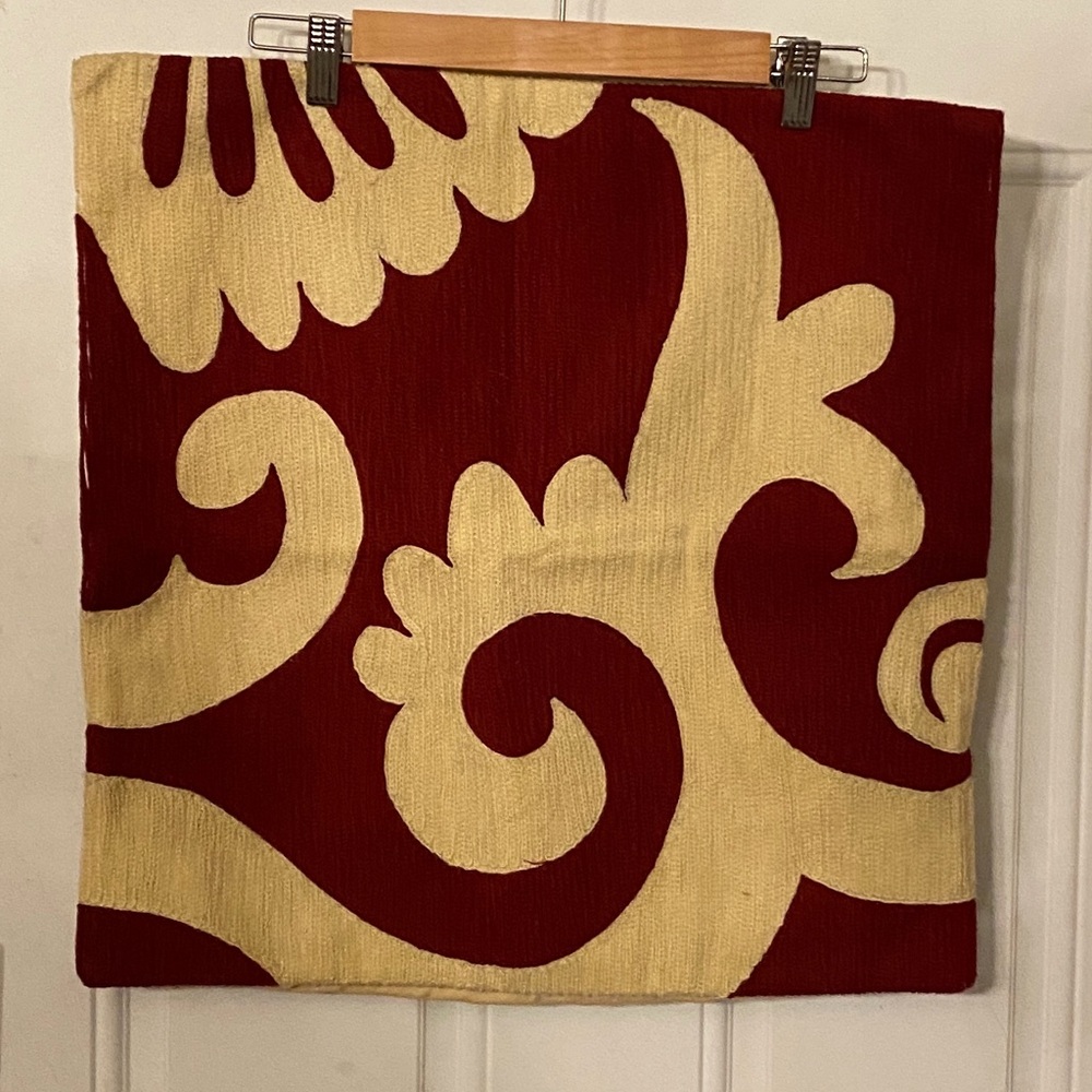 2 Pottery Barn Ruby Red White Scroll Chain Stitch 20x20 Pillow Cover